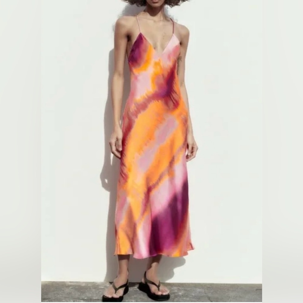 Zara SATIN LINGERIE
STYLE DRESS size M 🔥🔥🔥